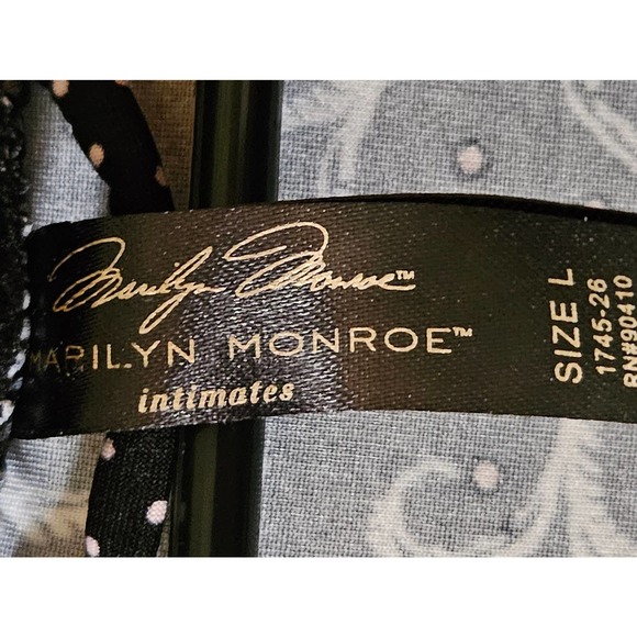 Marilyn Monroe Classic Intimate Robe, Knee length. Size Large  Black and white - Picture 6 of 8